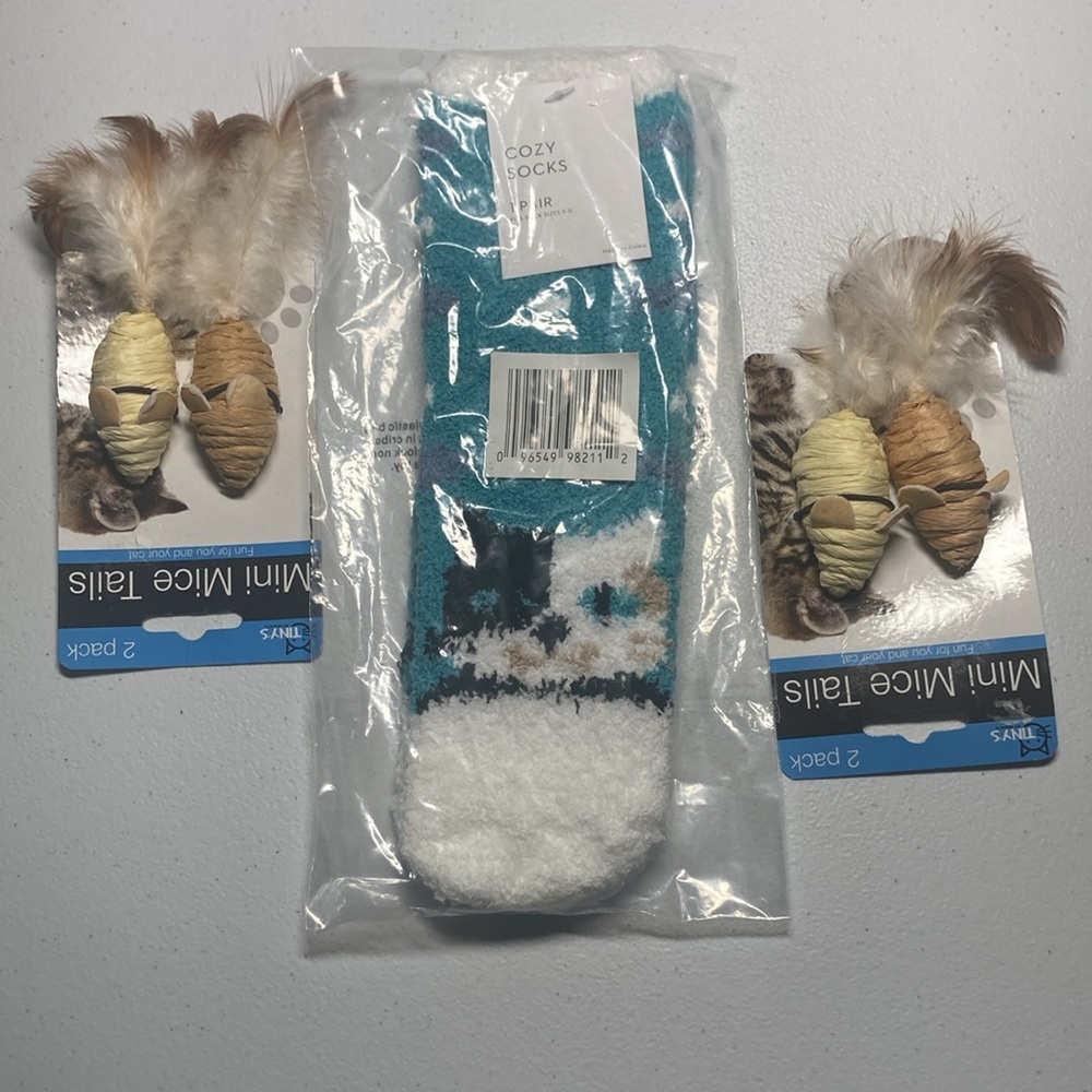 Cozy animal CAT sock crew length with feather mice Cat Toys